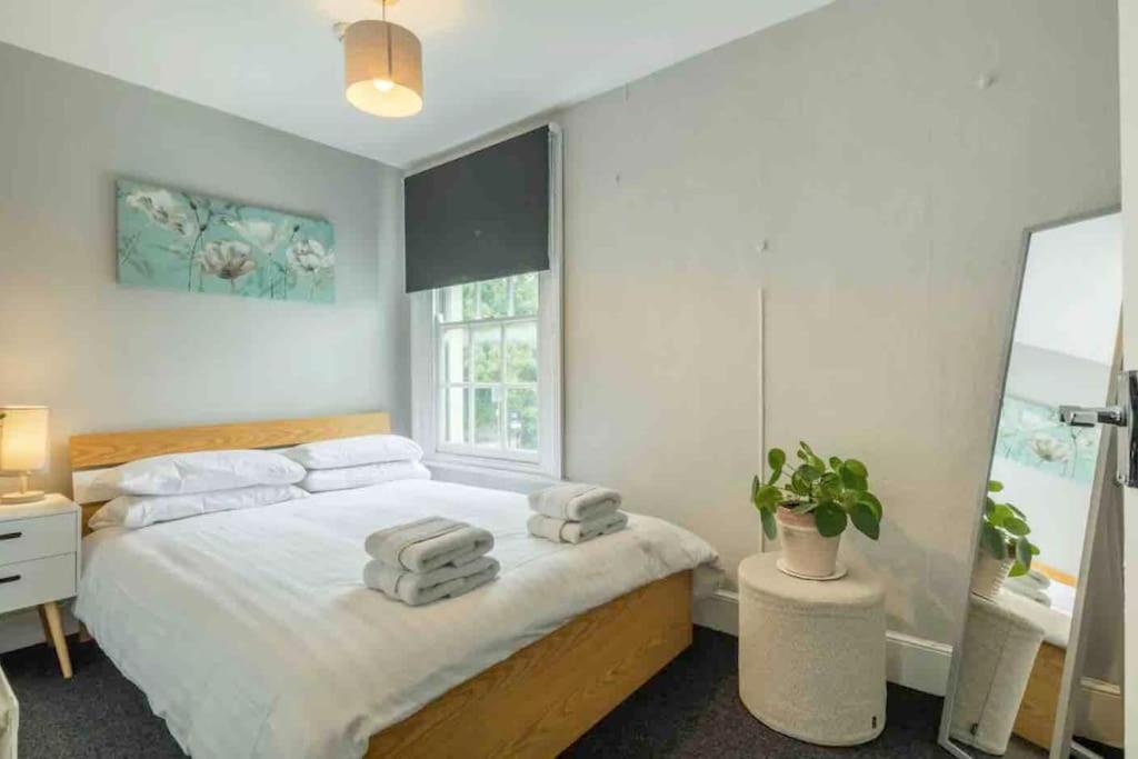 Cambridge 3 Bedroom Flat With Private Parking Extérieur photo