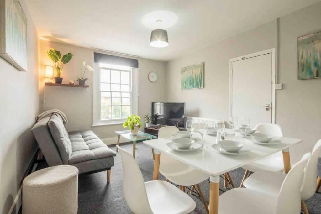 Cambridge 3 Bedroom Flat With Private Parking Extérieur photo