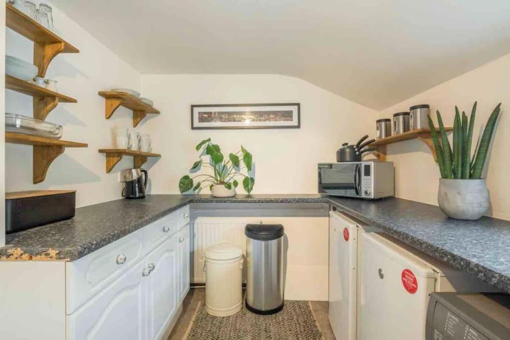 Cambridge 3 Bedroom Flat With Private Parking Extérieur photo